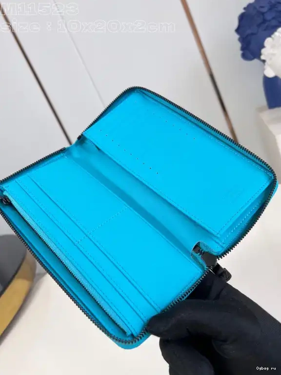 VUITTON cm ZIPPY WALLET-10*20*2 LOUIS 0610